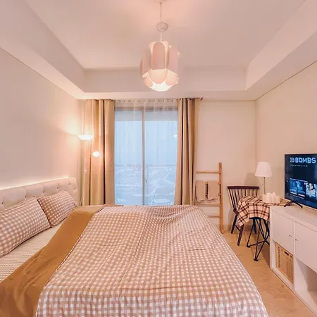 Gold Coast Pik Apartments By Host Jess Jakarta Exterior photo