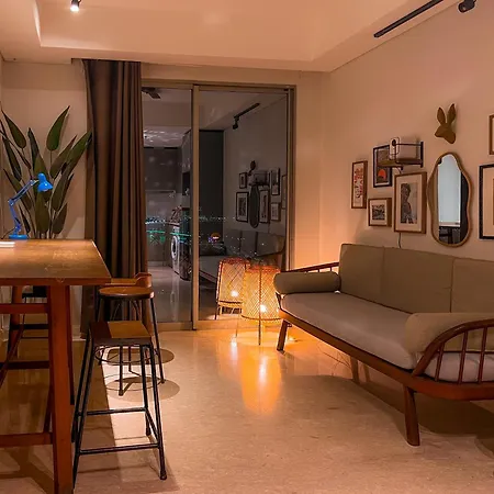 Gold Coast Pik Apartments By Host Jess Jakarta Room photo