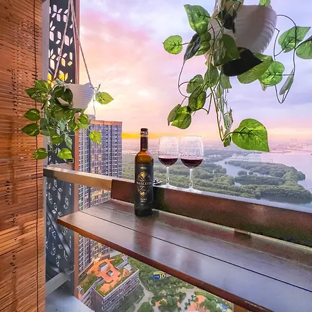 Gold Coast Pik Apartments By Host Jess Jakarta Exterior photo