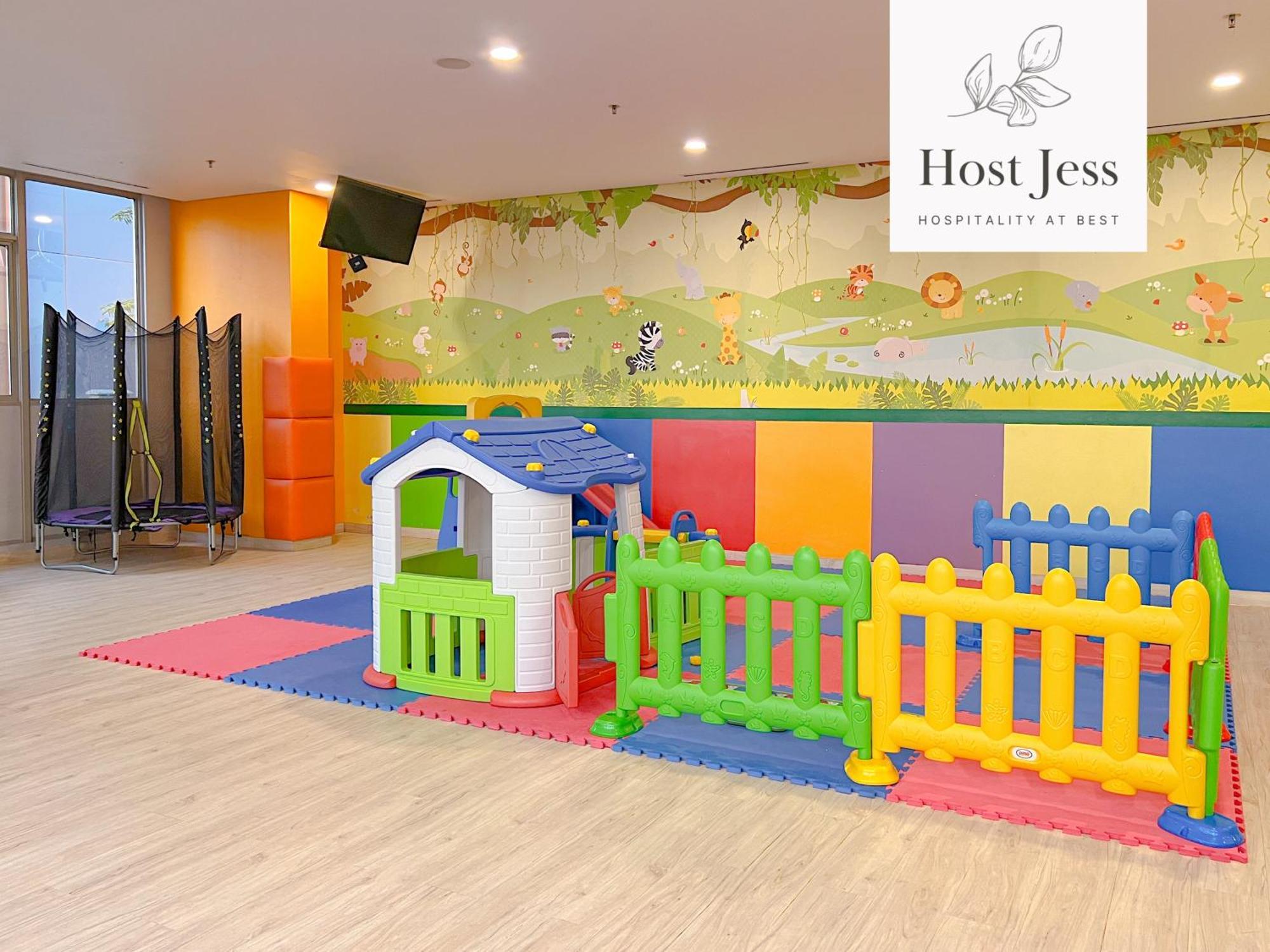 Gold Coast Pik By Host Jess *