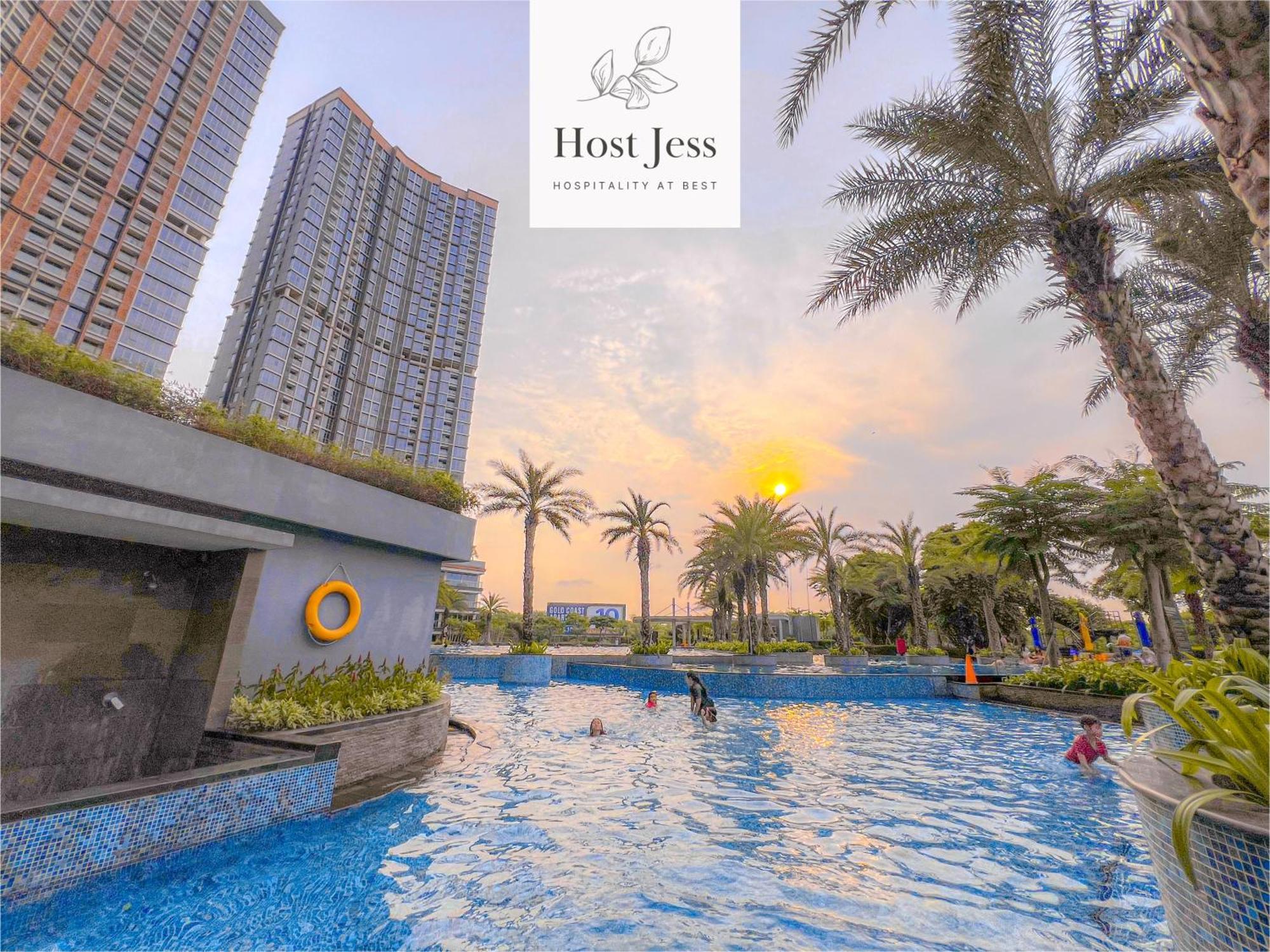 Gold Coast Pik By Host Jess *