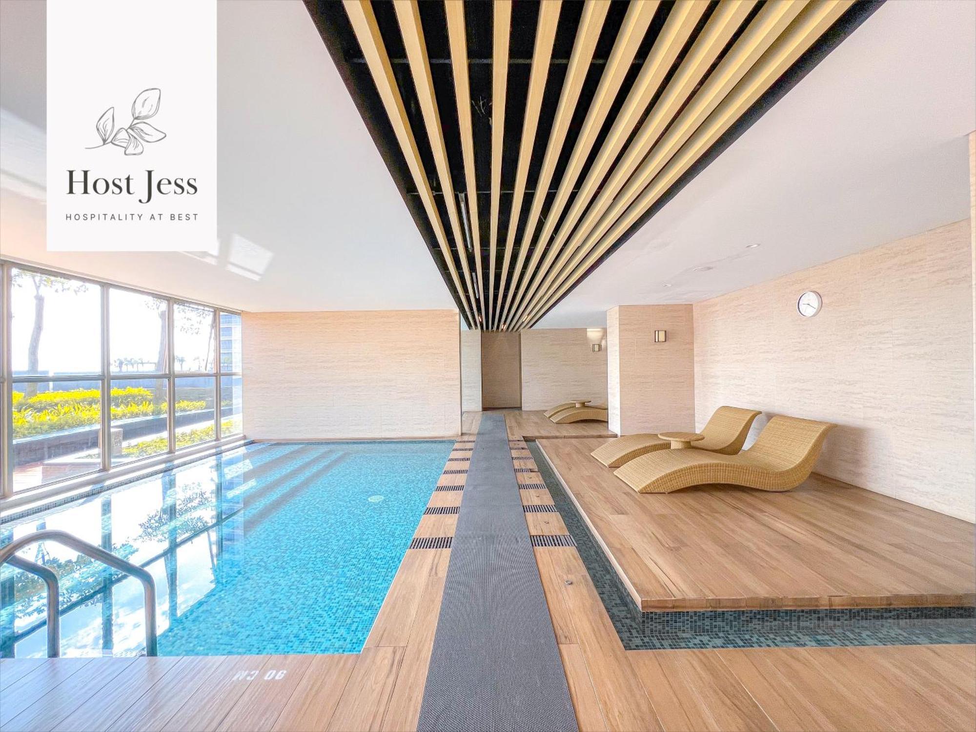 Gold Coast Pik By Host Jess