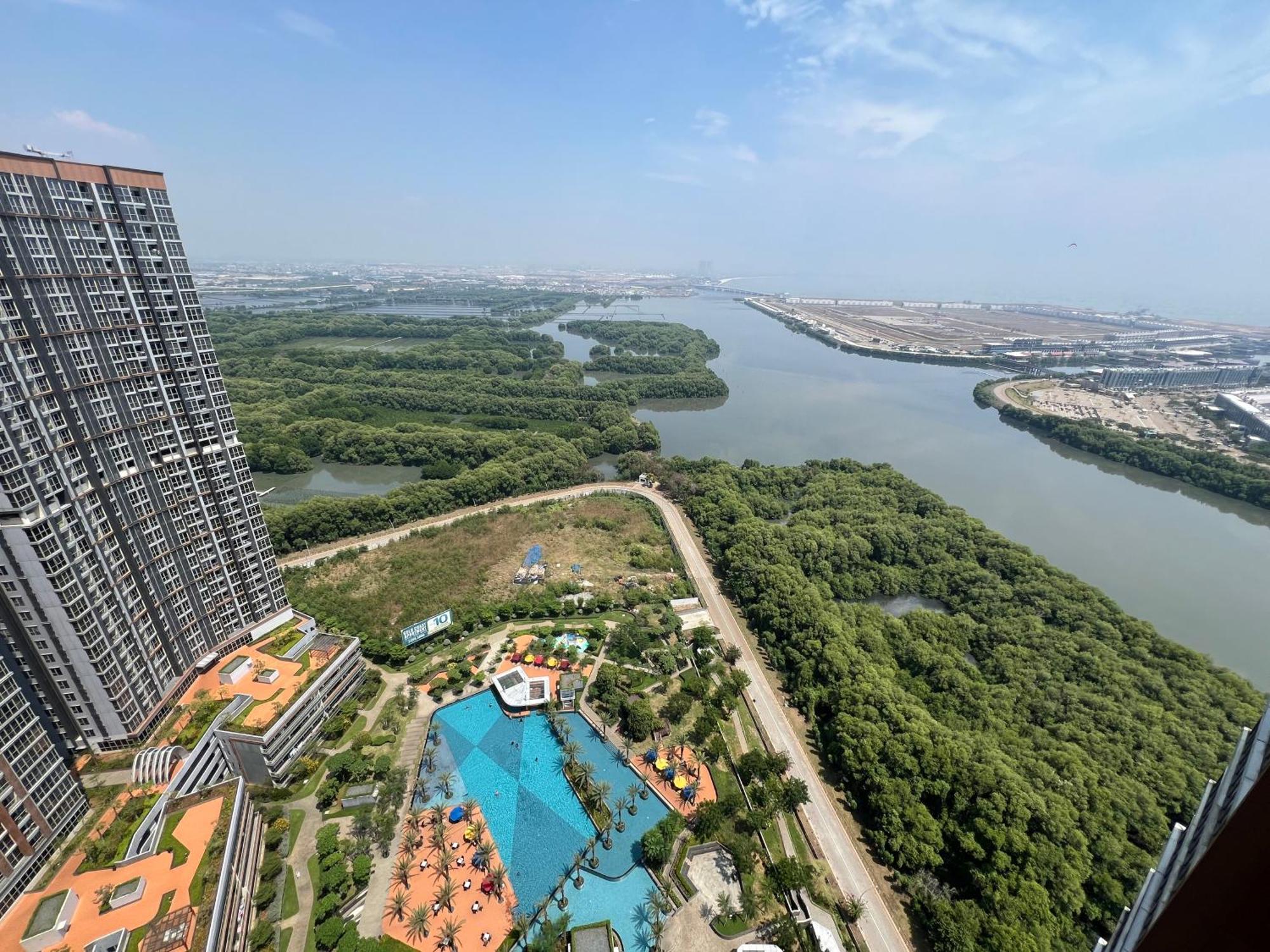 Gold Coast Pik By Host Jess *